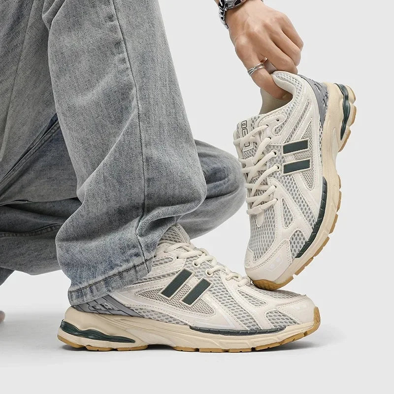 Fashionable and Casual Sports Shoes for Men Low Cut Breathable and Non Slip Running Shoes Comfortable Outdoor Sports Shoes